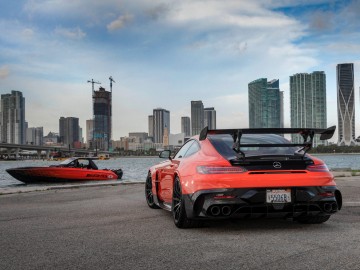  Cigarette 41' Nighthawk AMG Black Series inspirowany Mercedesem AMG GT Black Series